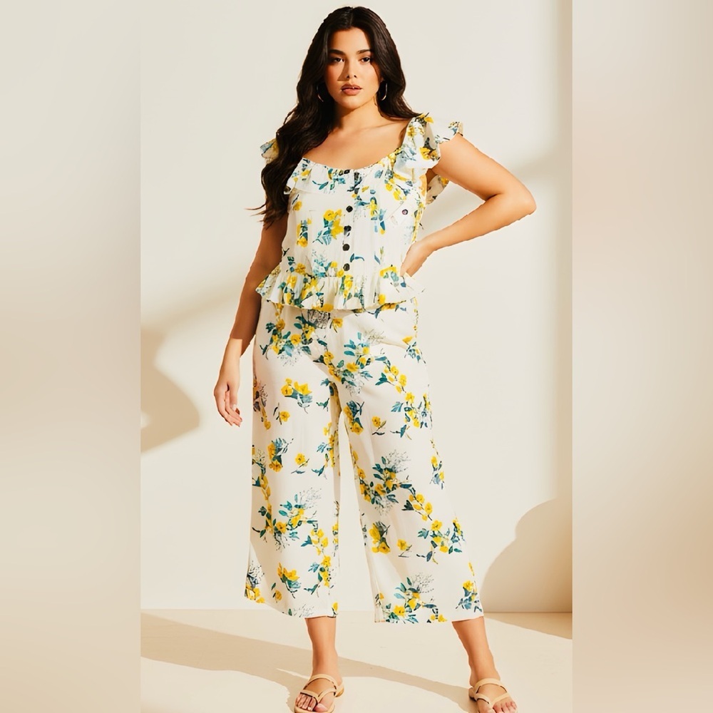 NWT Candie's SZ XL/XXL White/yellow/green floral pull on crop pant & top.